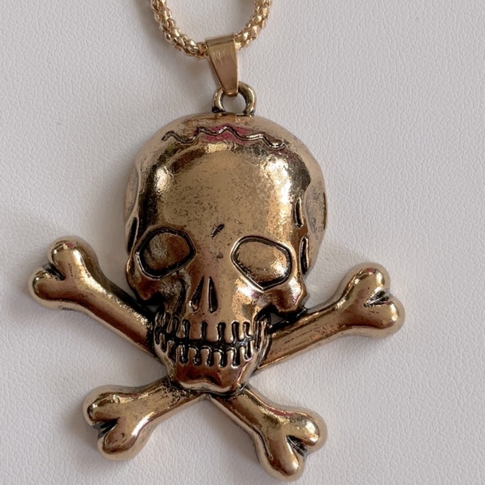 Betsey Johnson Gold Skull and Crossbones Unisex Necklace